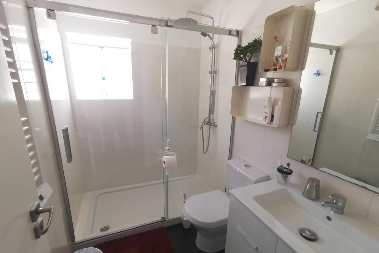 A20 - Lagos Town Bedroom Экстерьер фото